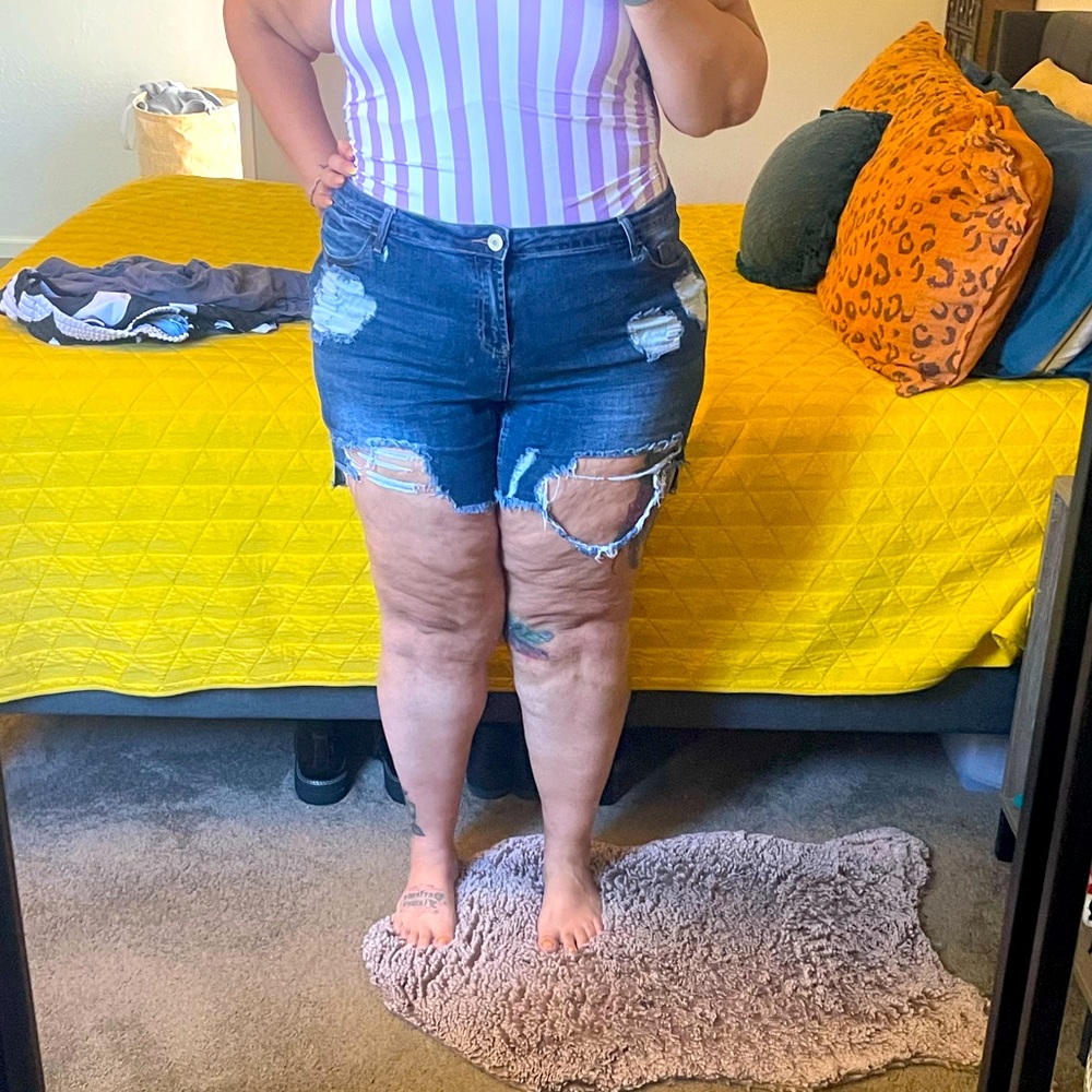 Size 22 distressed denim shorts plus size